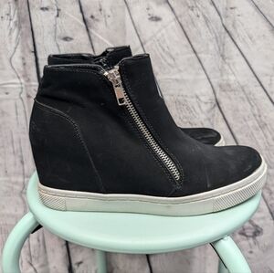 Wedge sneakers